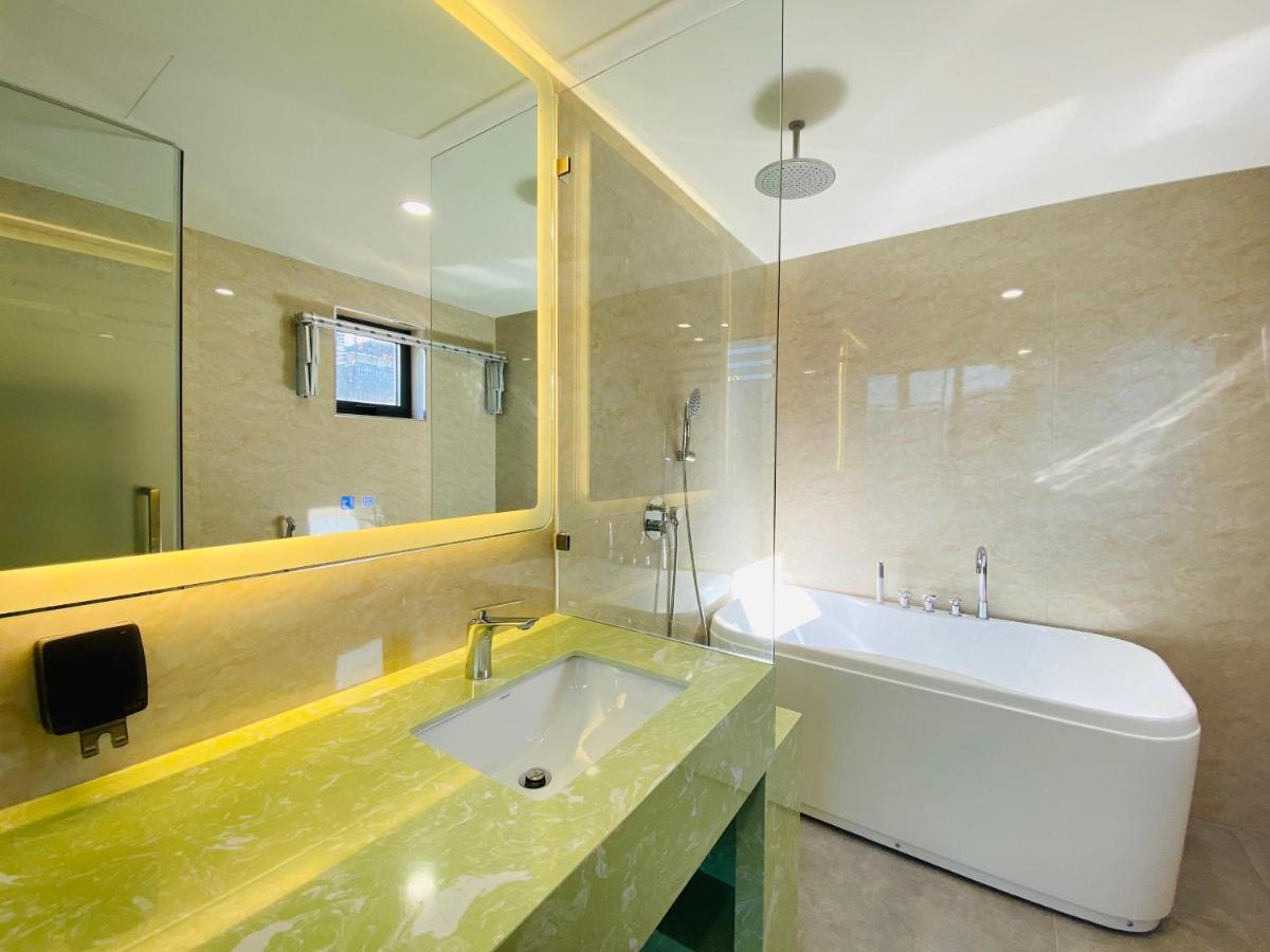 Nam Hotel & Residences Da Nang Buitenkant foto