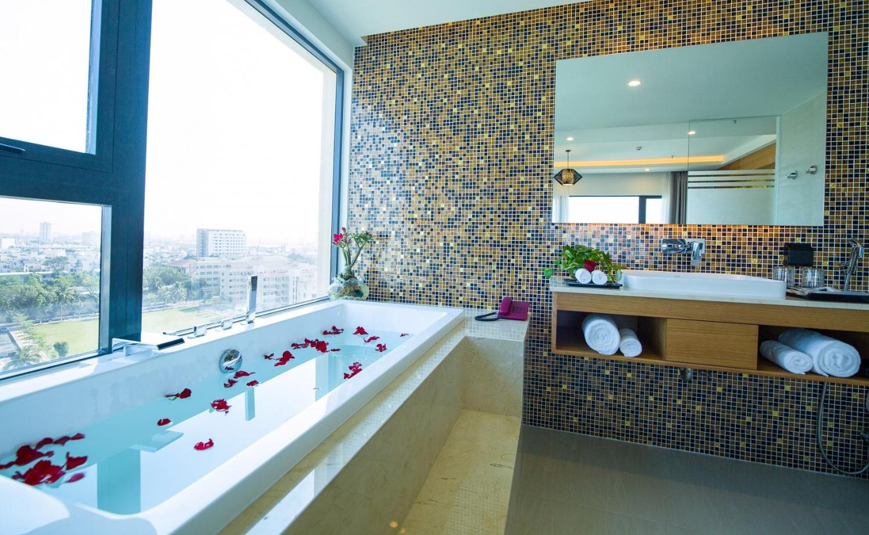Nam Hotel & Residences Da Nang Buitenkant foto